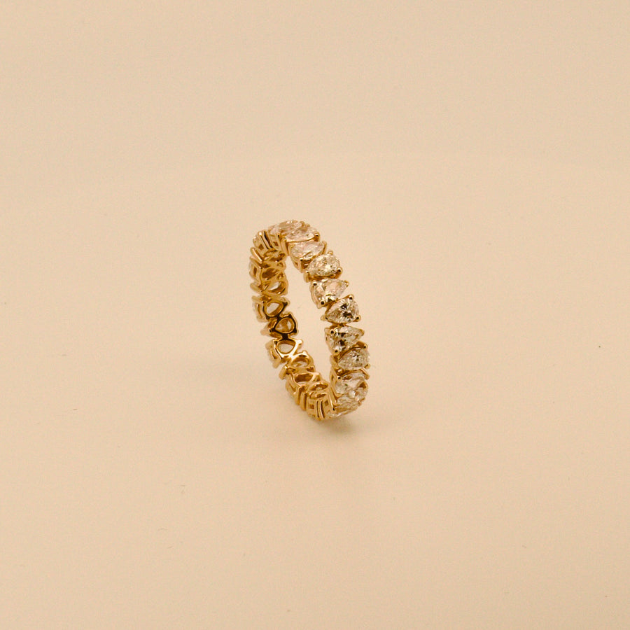 Diamant-Tropfen Ring: Ein Ring aus 750/- Rotgold und 24 Diamant-Tropfen, tw/vsi 2,19ct total